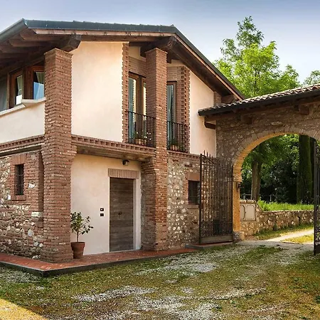 Antico Cascinale Lombardo * Lonato del Garda